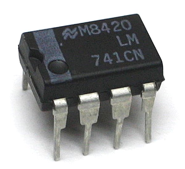 LM741CN Operational Amplifier. VI=10v, Vmax 45V, Ib=500nA, Iout=25mA